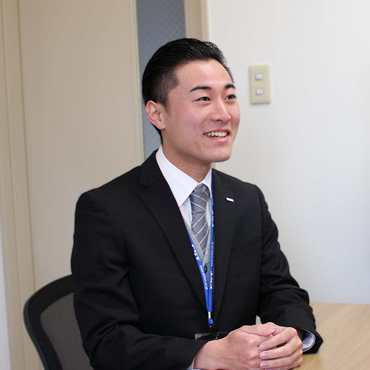 社員紹介：小野寺 和也（インタビュー写真01）