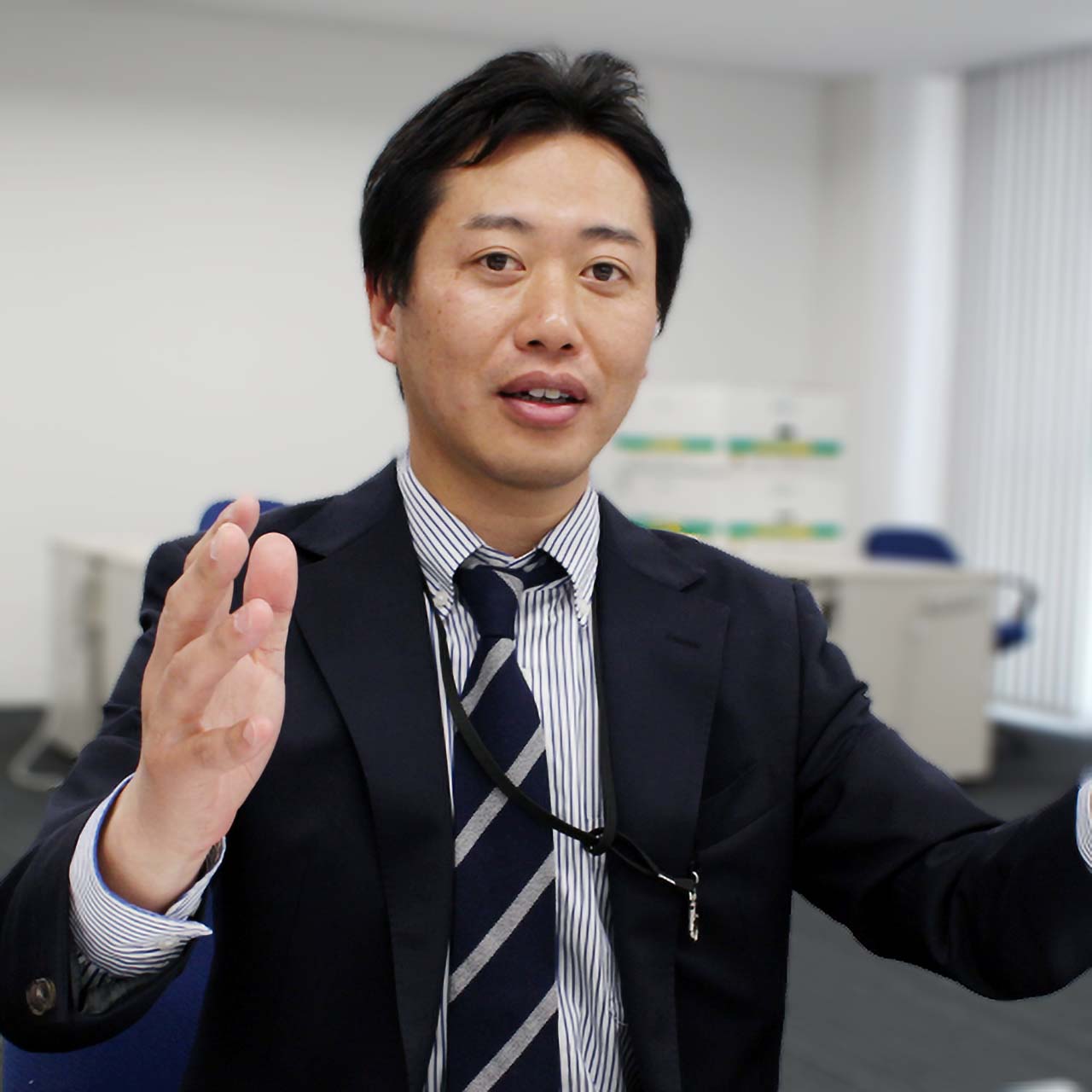 社員紹介：杉江 寛文（インタビュー写真01）