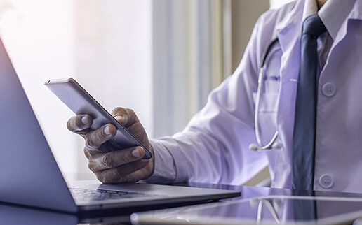 責任者へ通知し映像確認